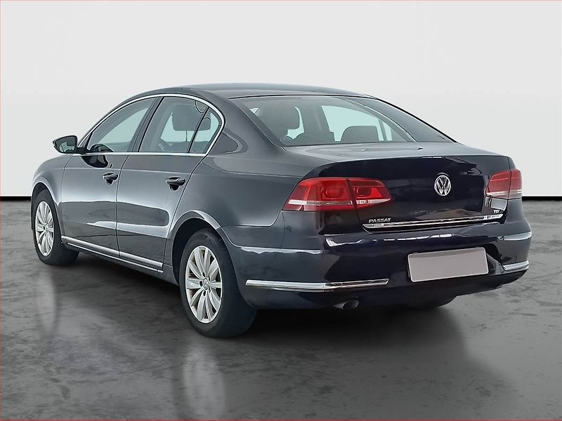Volkswagen Passat (2011) 1.6 TDI, Tempomat - fotka 4 z 18