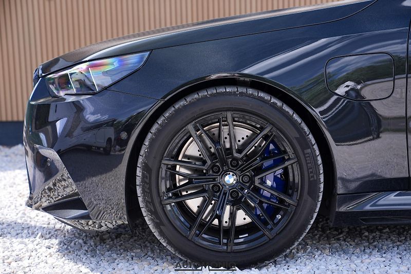 BMW M5 (2026) Touring xDrive M Drive,Pano - fotka 28 z 36