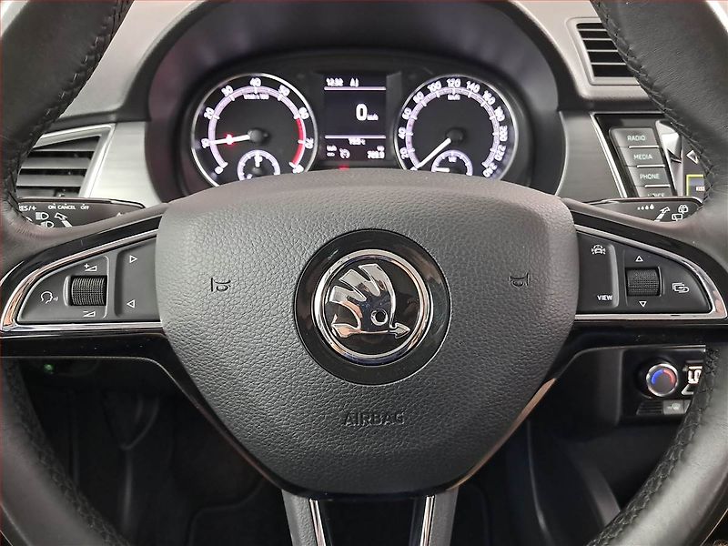 Škoda Fabia (2019) Style 1.0 TSI, Serv.kniha - fotka 15 z 17