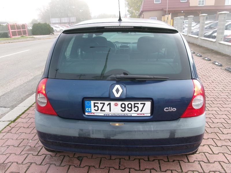 Renault Clio (2003) 1,2 16V AUTOKLIMA - fotka 6 z 21