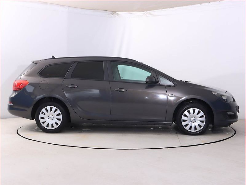 Opel Astra (2014) 1.7 CDTI, Serv.kniha, Tempomat - fotka 6 z 16
