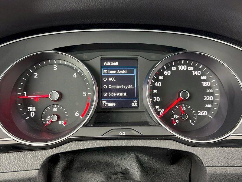 Volkswagen Passat (2023) Alltrack 2.0 TDI 147kW 4Motion - fotka 10 z 35