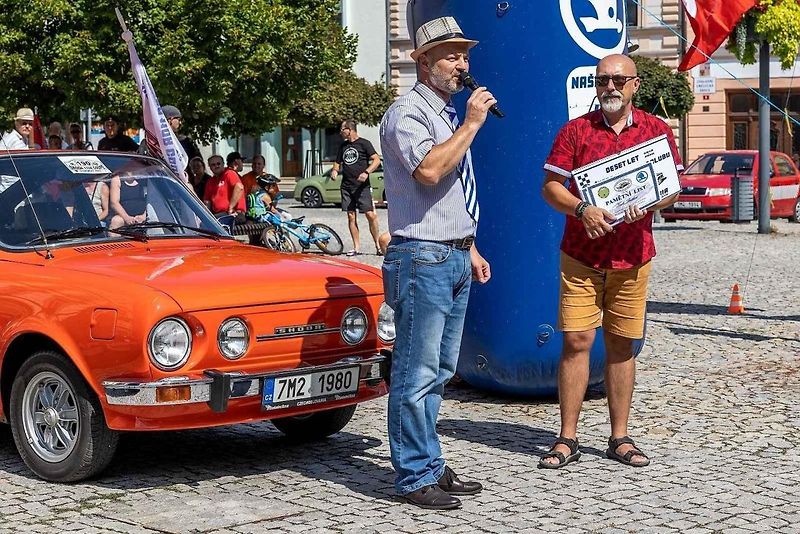 Sraz veteránů Škoda 110R v Uničově