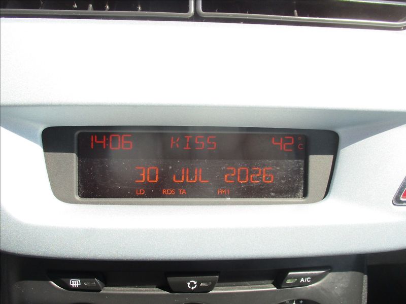 Citroën C3 1,2 VTi, klima, serv.kn., CZ - fotka 17 z 25