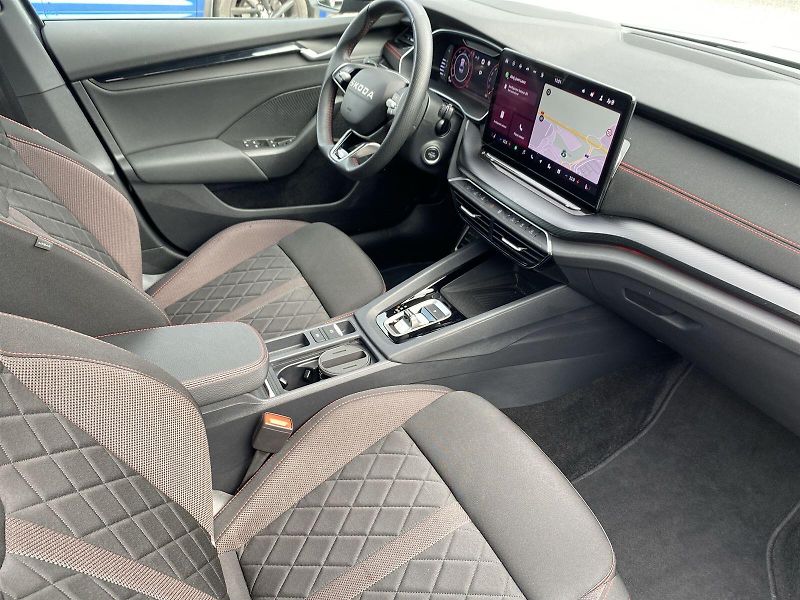 Škoda Octavia (2025) 2.0 TSI DSG RS - fotka 11 z 39