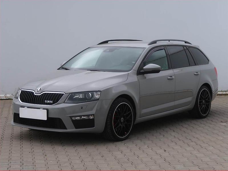 Škoda Octavia (2015) RS 2.0 TDI, Navi, Xenony - fotka 2 z 15