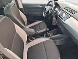 Mercedes-Benz Třídy C (2023) AMG Paket C 220 d - náhled 9