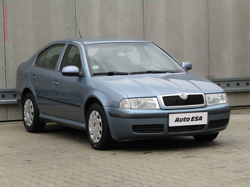 Škoda Octavia (2010) 1.6 MPi Tour, 1.maj,ČR, AC - fotografie inzerátu