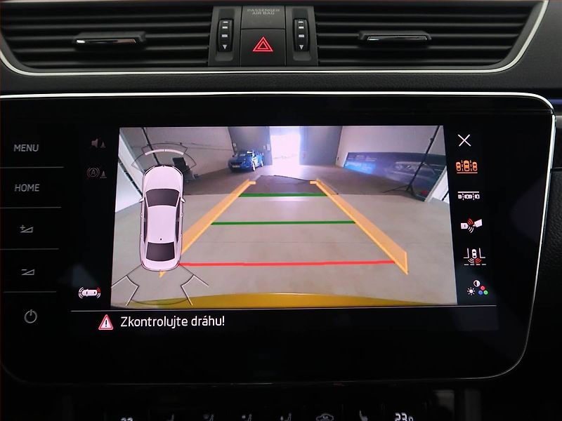 Škoda Superb (2018) Sportline 2.0 TSI, 4X4 - fotka 19 z 24