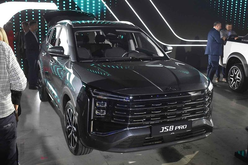 Každá prezentace modelu JAC byla i menší show.