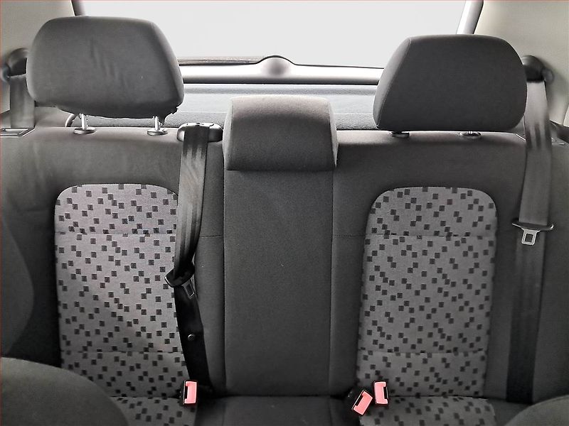 Škoda Fabia (2006) 1.2, po STK, oblíbený vůz - fotka 10 z 13