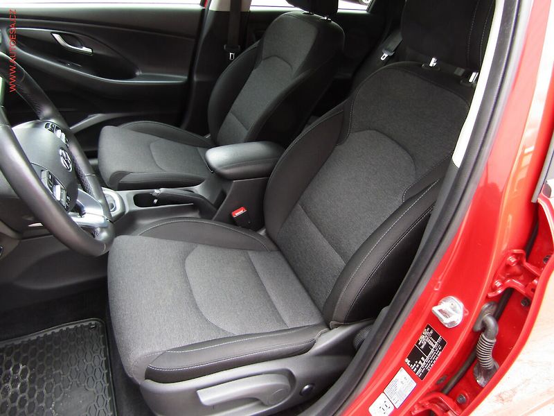 Hyundai i30 (2023) 1.0 T-GDi, ČR, Smart - fotka 9 z 18
