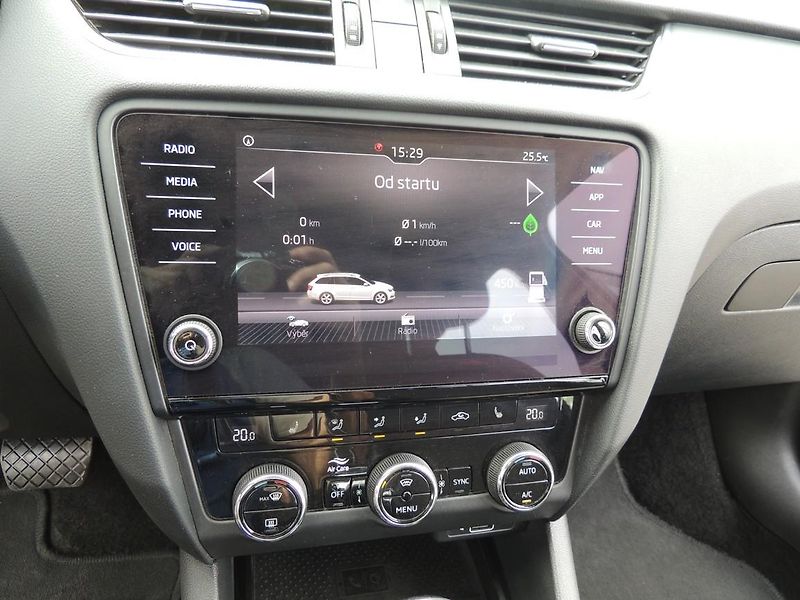 Škoda Octavia (2019) 2.0TSI,140kw,DSG,4x4,TZ,Style - fotka 32 z 49