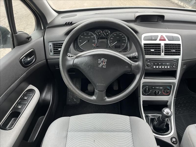 Peugeot 307 1,4 i KLIMA STK 1/28 - fotka 14 z 28