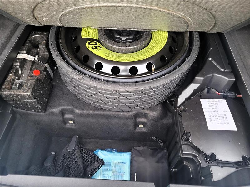 Audi e-tron 0,0 55,95KWH,4x4,SOH 91,6%,taž - fotka 41 z 50