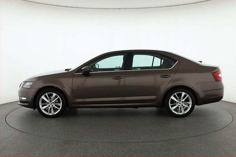 Škoda Octavia (2018) Style 1.4 TSI, ČR,1.maj - fotka 3 z 20