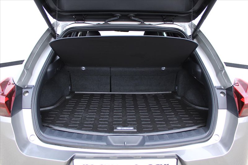 Lexus UX 250h 2.0 E-CVT 1.MAJITEL DPH ČR - fotka 12 z 27