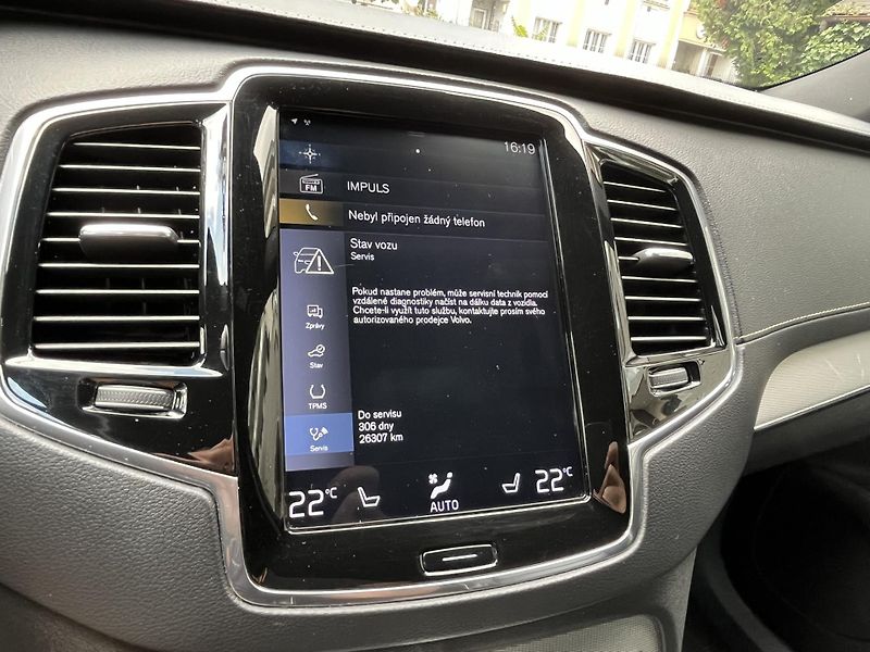 Volvo XC90 (2019) D5 AWD R-DESIGN, 7 MÍST - fotka 34 z 44
