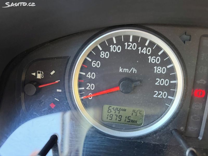 Nissan Almera (2005) 1.5i, 72kw Nová STK - fotka 15 z 16