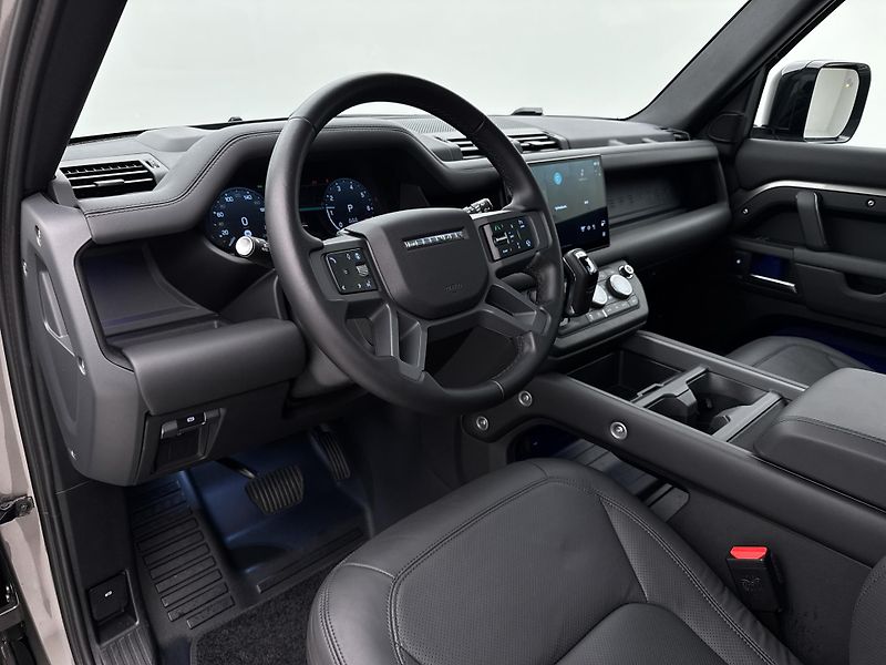 Land Rover Defender 110 P425 X-DYNAMIC REZERVACE - fotka 4 z 50