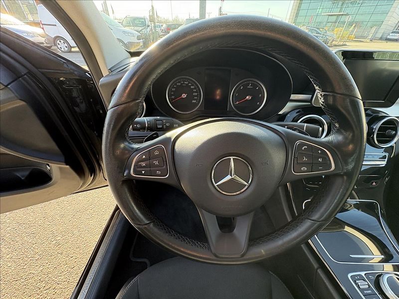 Mercedes-Benz Třídy C 2,2 CDi 100kW Led,Výhřev,9G-tr - fotka 9 z 37