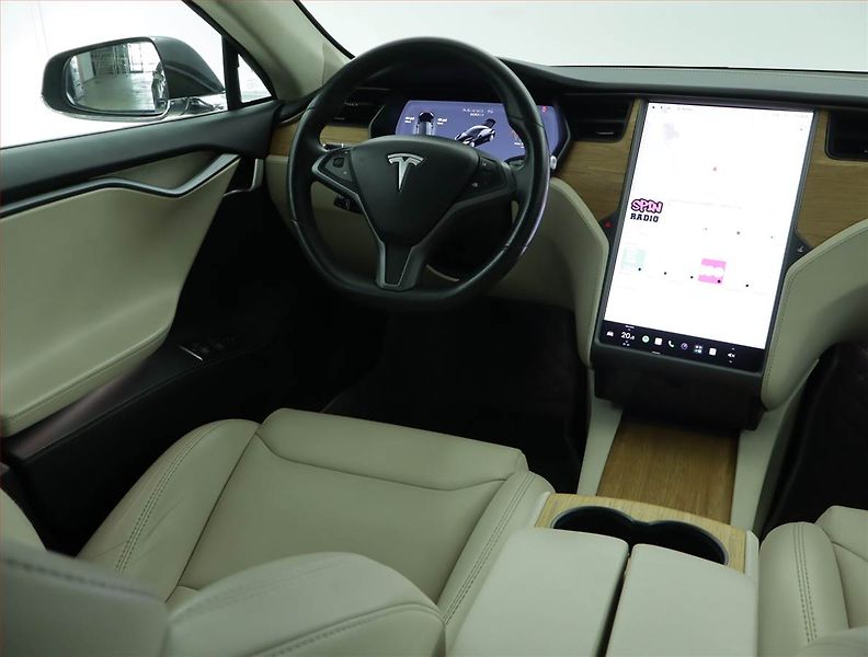Tesla Model S (2019) 100D, SoH 88% - fotka 7 z 21