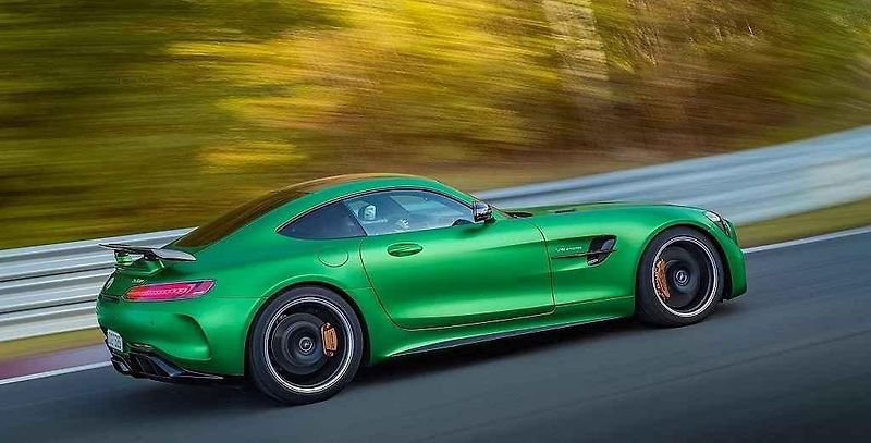 Mercedes-AMG GT R.