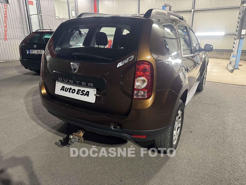 Dacia Duster (2011) 1.6i 4x4, ČR, AC, tažné - fotka 2 z 3