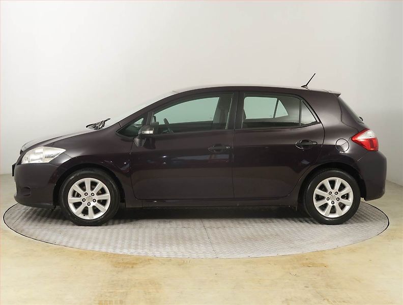 Toyota Auris (2010) 1.6 Valvematic - fotka 3 z 18