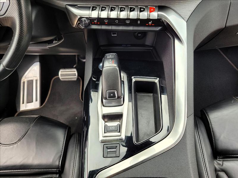 Peugeot 5008 2,0 zálohováno - fotka 33 z 50