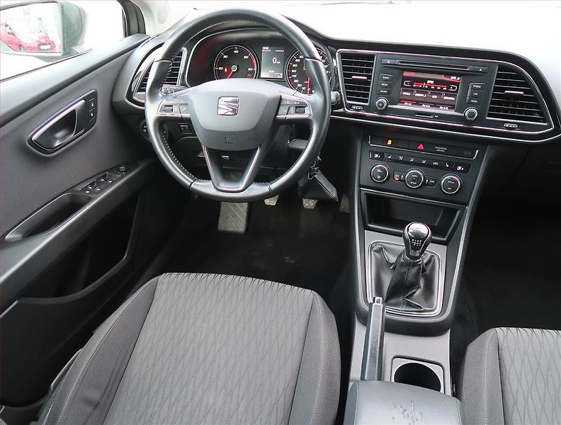 Seat Leon (2015) 1.6 TDI, 4X4, Serv.kniha - fotka 7 z 13