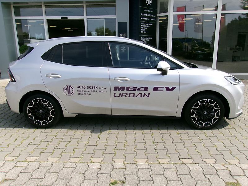 MG MG4 URBAN EV Preimum 54kWh - fotka 14 z 17