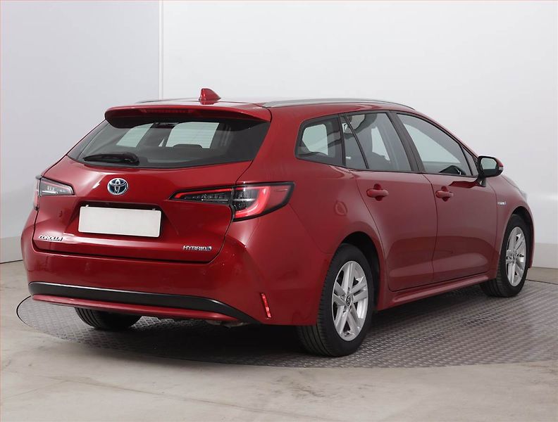 Toyota Corolla (2021) 1.8 Hybrid - fotka 5 z 18