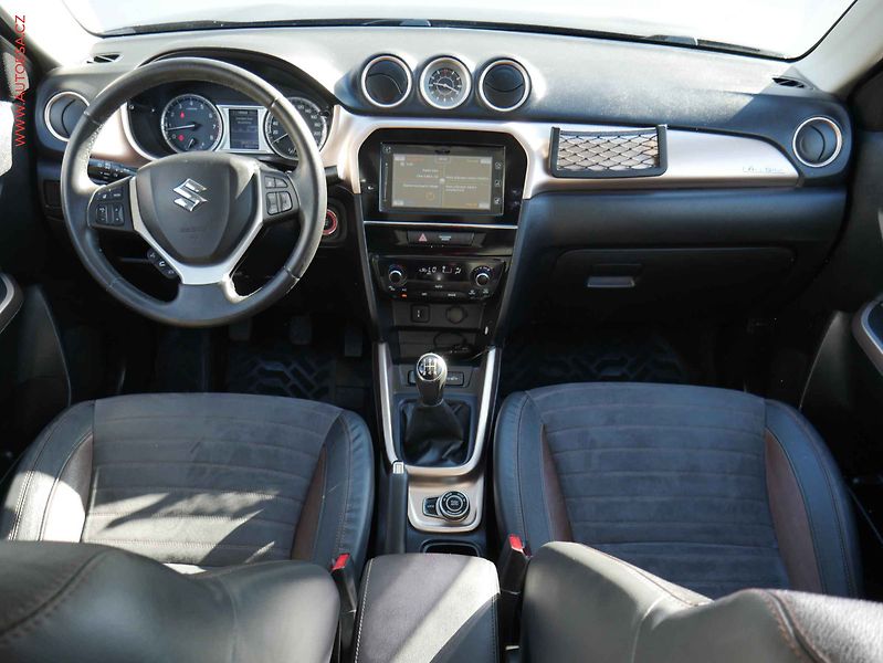 Suzuki Vitara (2018) 1.6VVTi 4x4, AC, TZ, park - fotka 8 z 21