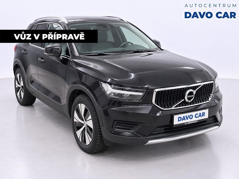 Volvo XC40 2,0 D3 110kW Momentum Pro Aut. - fotka 2 z 12