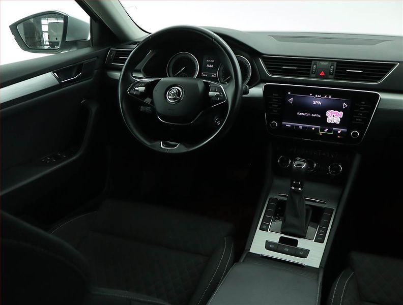 Škoda Superb (2021) Ambition 2.0 TDI - fotka 7 z 17
