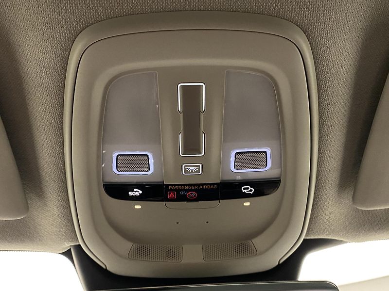 Volvo XC40 (2026) B3 AUT DARK ULTRA - fotka 39 z 66