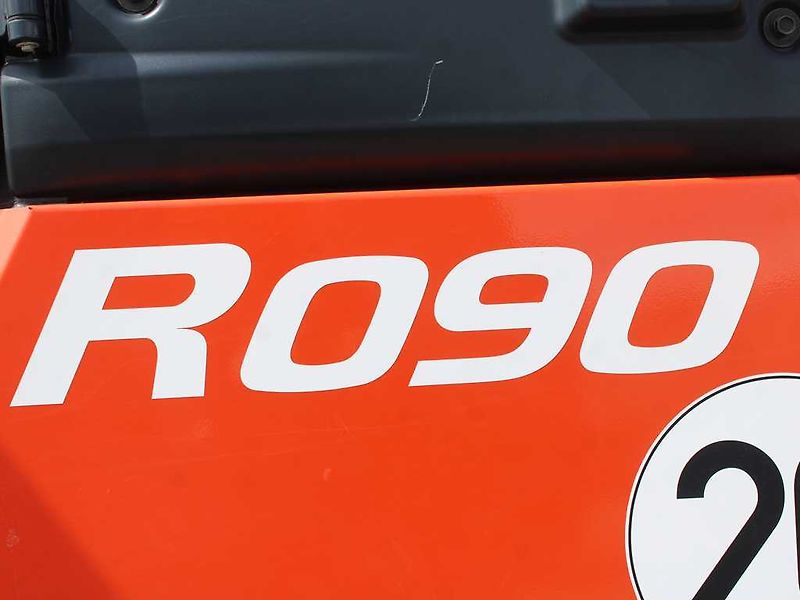 Kubota R090 - fotka 6 z 18