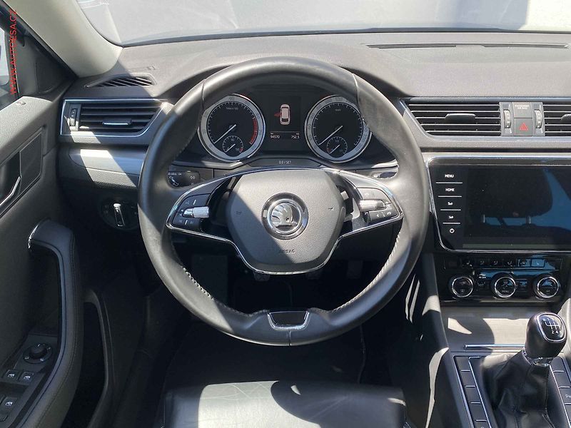 Škoda Superb (2021) 1.5 TSi, Kůže, TZ, navi - fotka 11 z 20