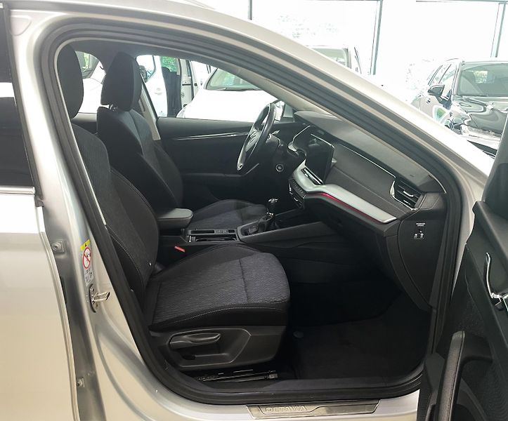 Škoda Octavia 1.5 TSI, 110 KW, STYLE, ČR - fotka 11 z 27