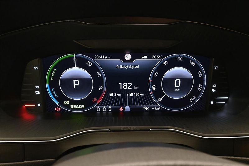 Škoda Superb 1,4 TSI iV 160 kW DSG Style Zá - fotka 16 z 31