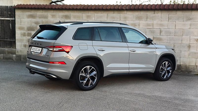Škoda Kodiaq TDI 147kW 4x4 SPORTLINE-CR-DPH - fotka 5 z 50
