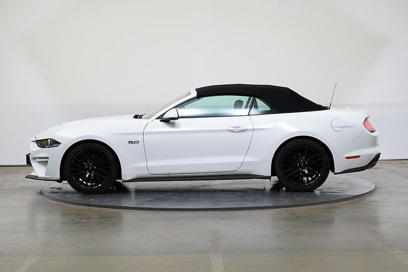 Ford Mustang - fotka 3 z 5