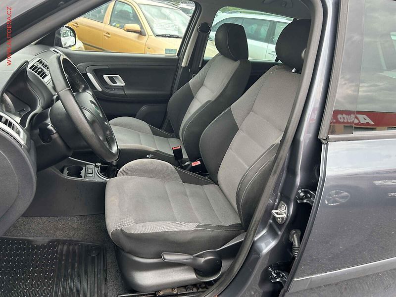 Škoda Fabia (2008) 1.4 16V, ČR, AC, park.asist - fotka 9 z 15