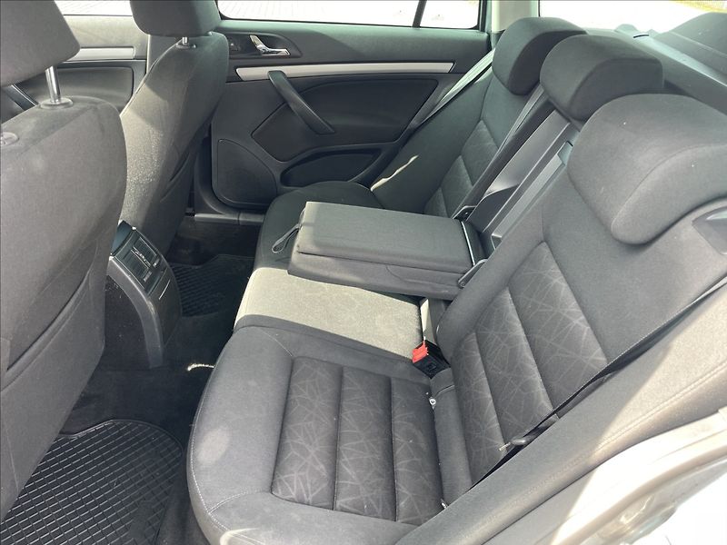 Škoda Octavia 1,2 TSi 77kw Ambiente výborný - fotka 8 z 29