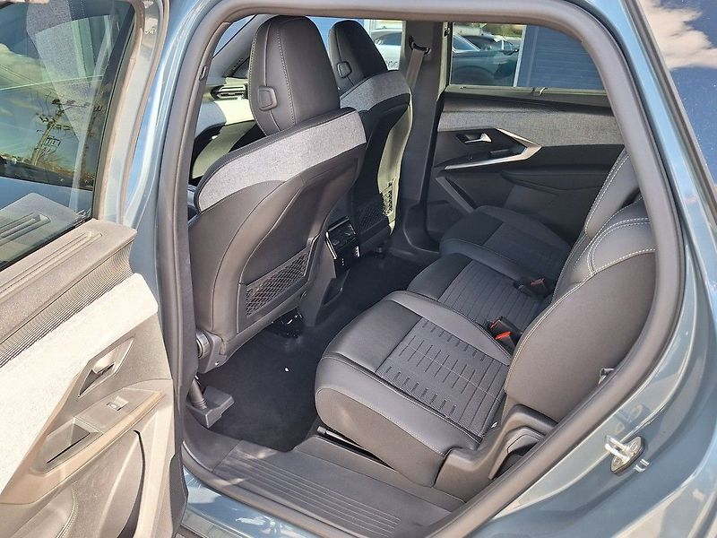 Peugeot 5008 (2026) GT Hybrid 145 e-DCS6 - fotka 11 z 20