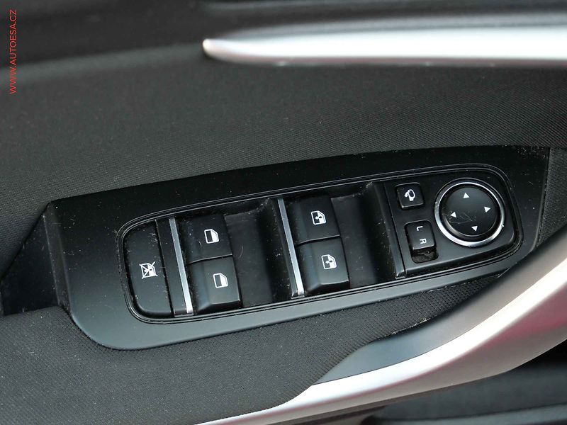 Kia Ceed (2020) 1.4 T-GDi, 2.maj,ČR, LED - fotka 15 z 23