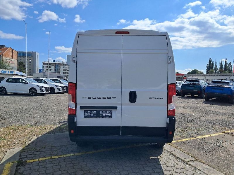 Peugeot Boxer Furgon 3300 L2H2 BlueHDi 140k - fotka 6 z 7
