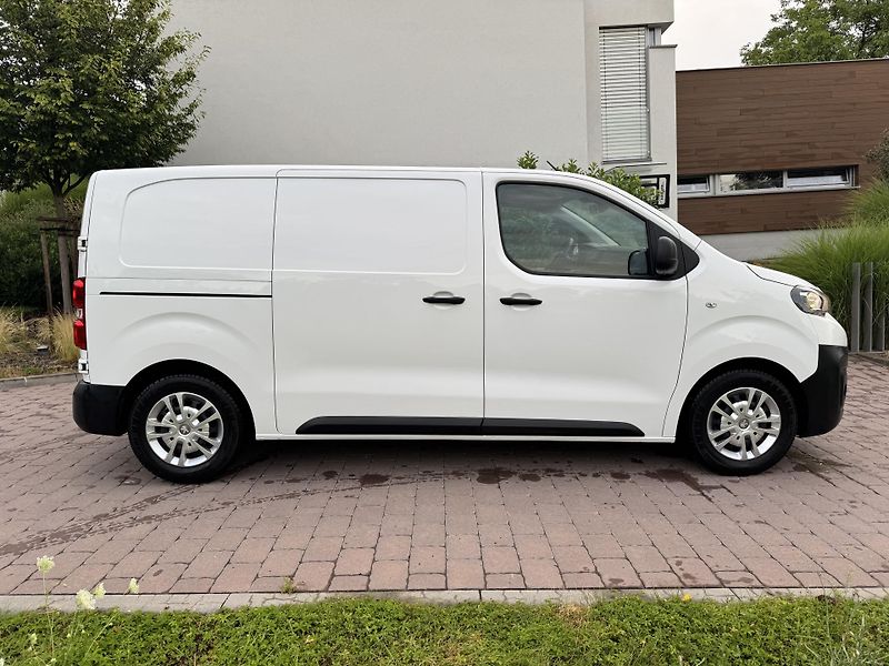 Peugeot Expert (2021) 2.0 150 koní - fotka 4 z 16