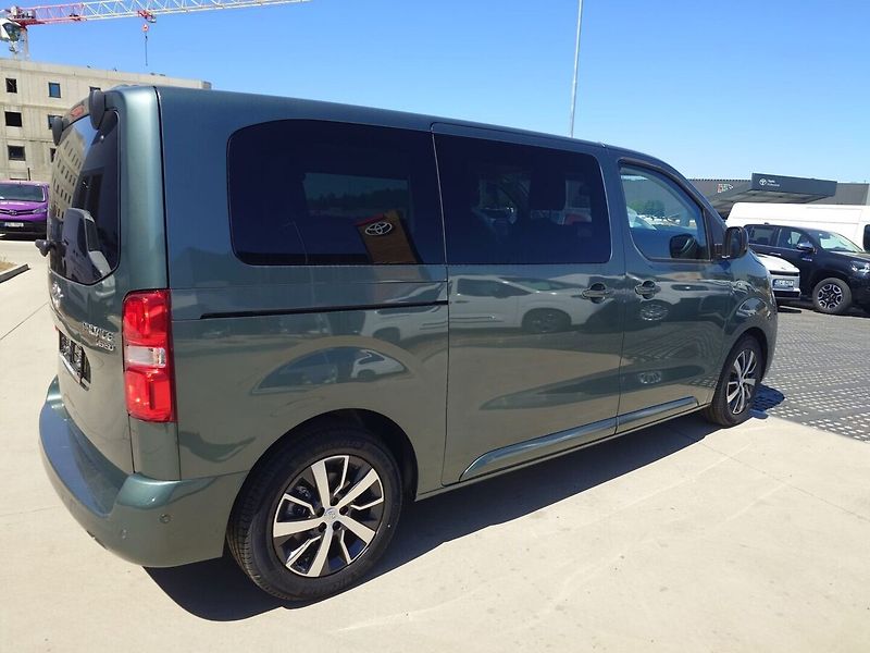 Toyota ProAce Verso L1 VIP 6S 180hp 8AT - fotka 7 z 8